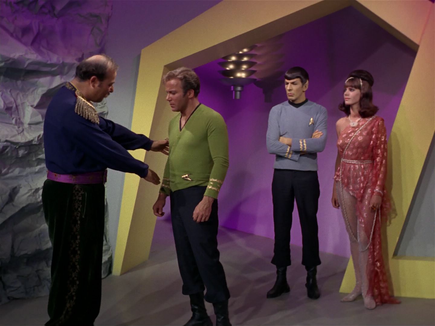 ariane179254_StarTrek_2x08_IMudd_1993.jpg