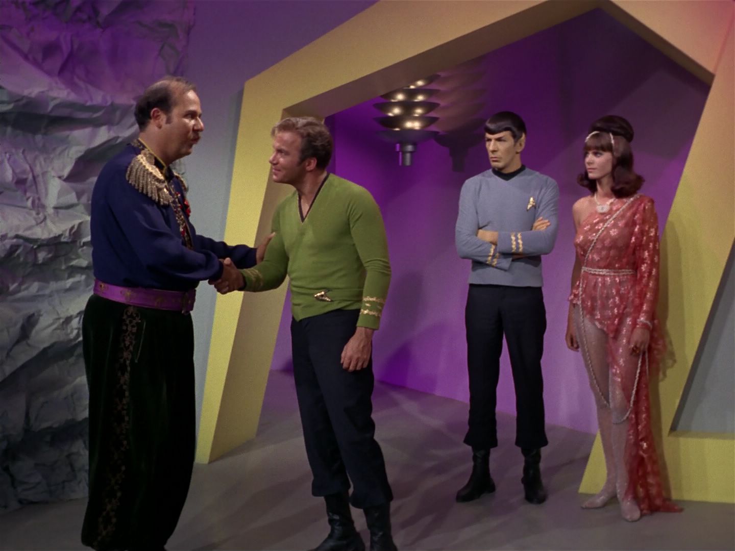 ariane179254_StarTrek_2x08_IMudd_1999.jpg