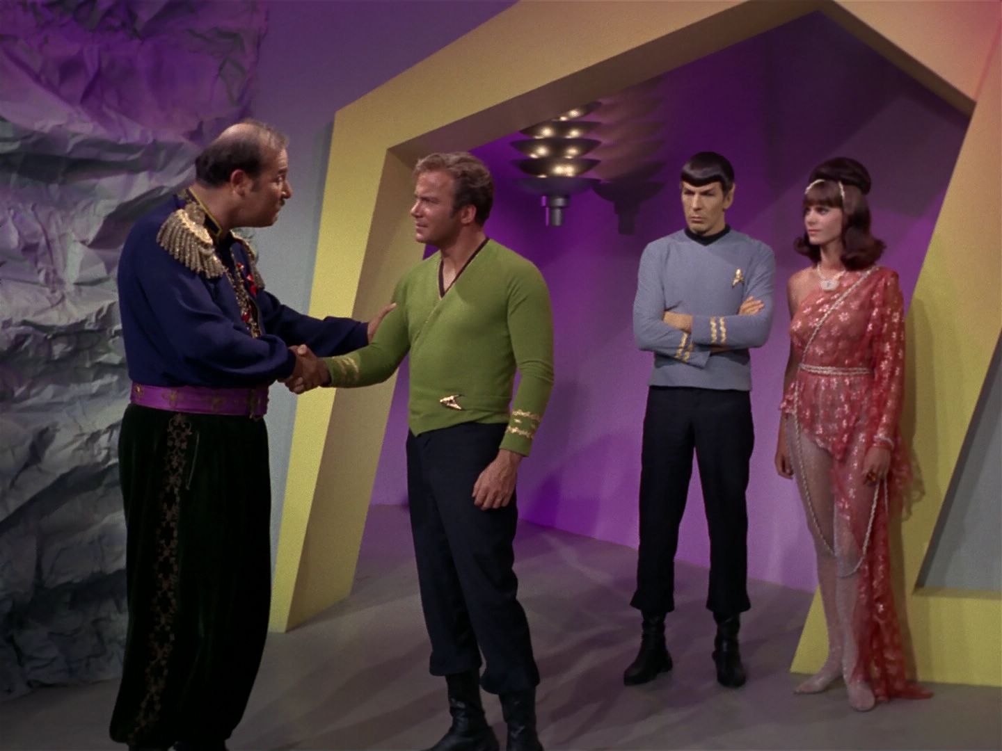 ariane179254_StarTrek_2x08_IMudd_2003.jpg