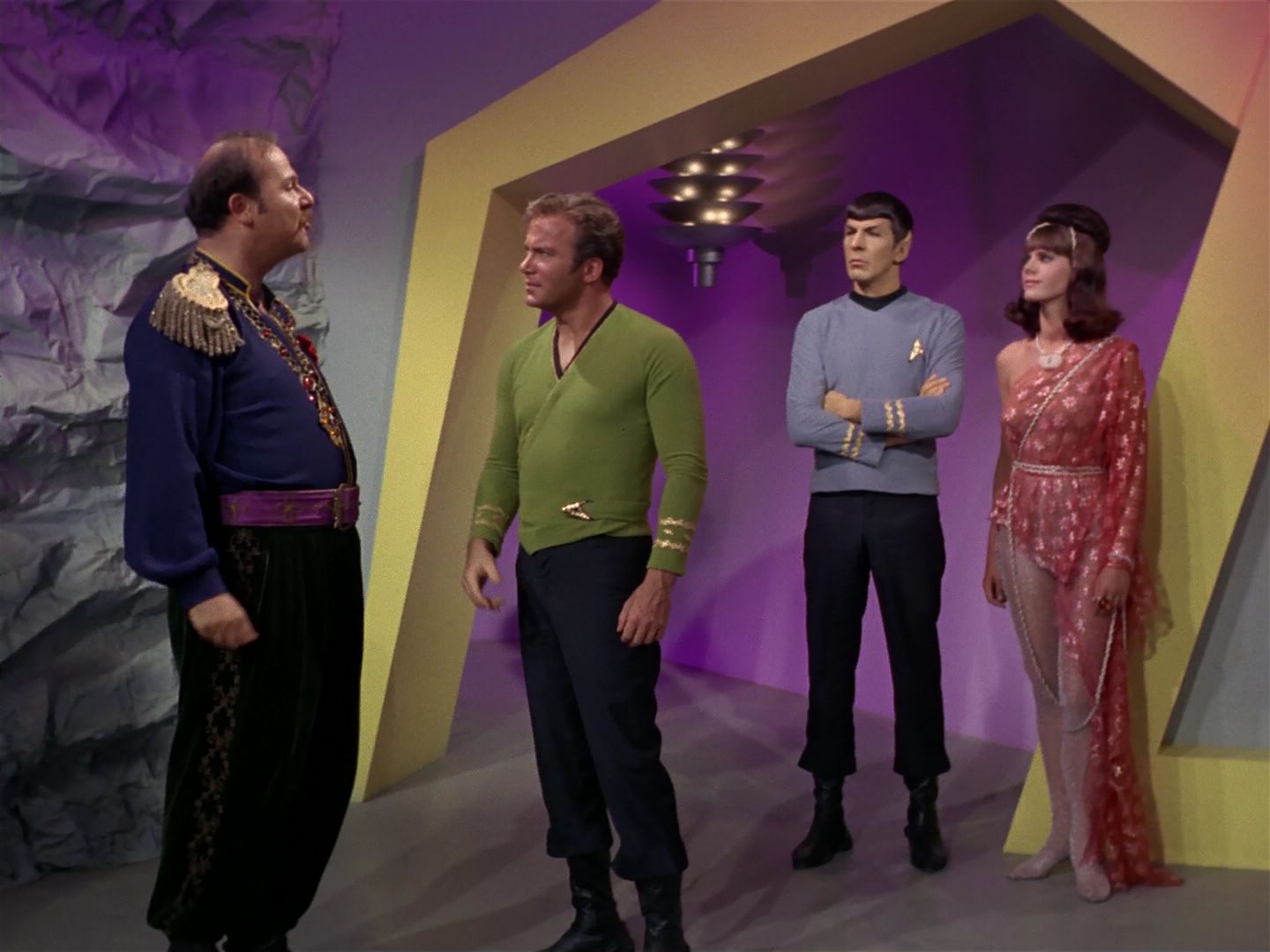 ariane179254_StarTrek_2x08_IMudd_2007.jpg