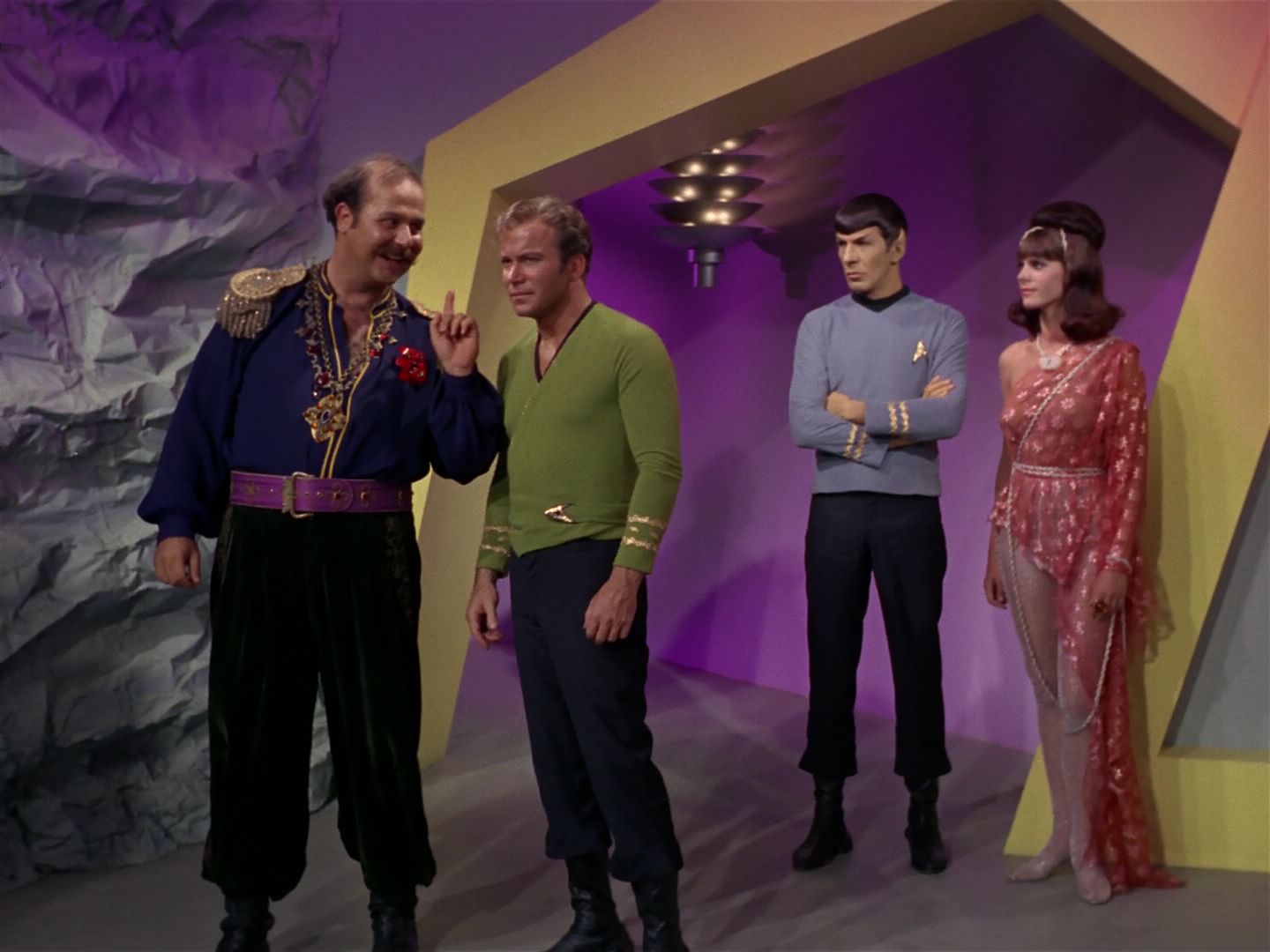 ariane179254_StarTrek_2x08_IMudd_2012.jpg