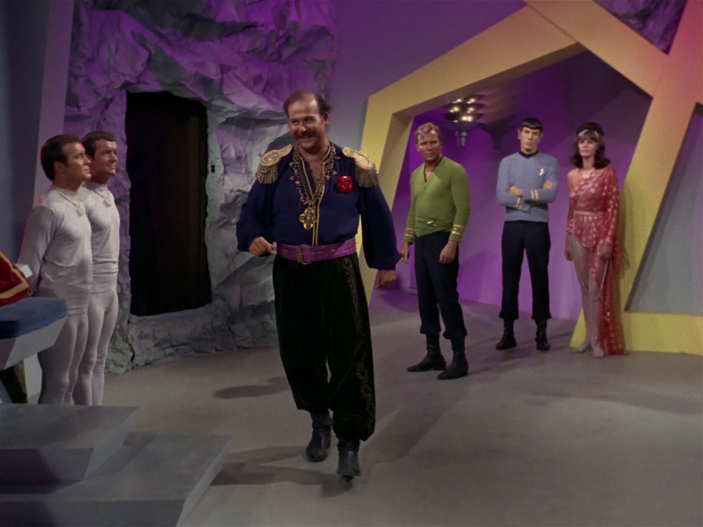 ariane179254_StarTrek_2x08_IMudd_2050.jpg