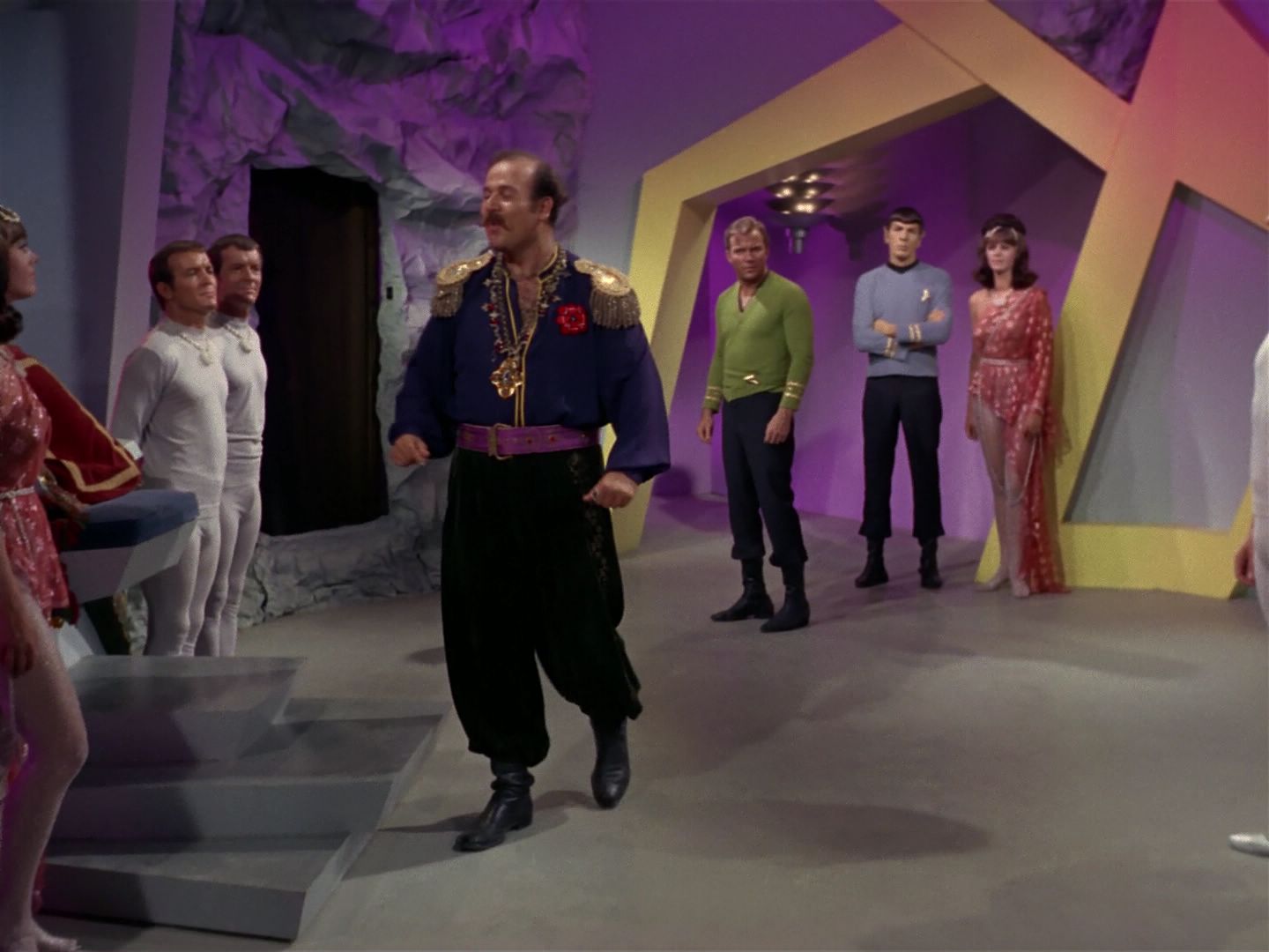 ariane179254_StarTrek_2x08_IMudd_2051.jpg