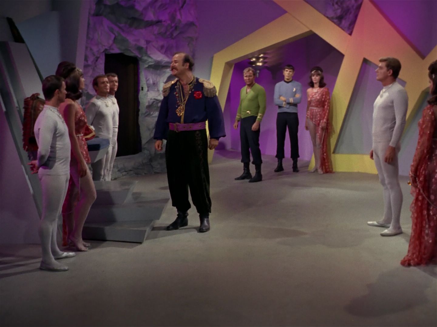 ariane179254_StarTrek_2x08_IMudd_2054.jpg