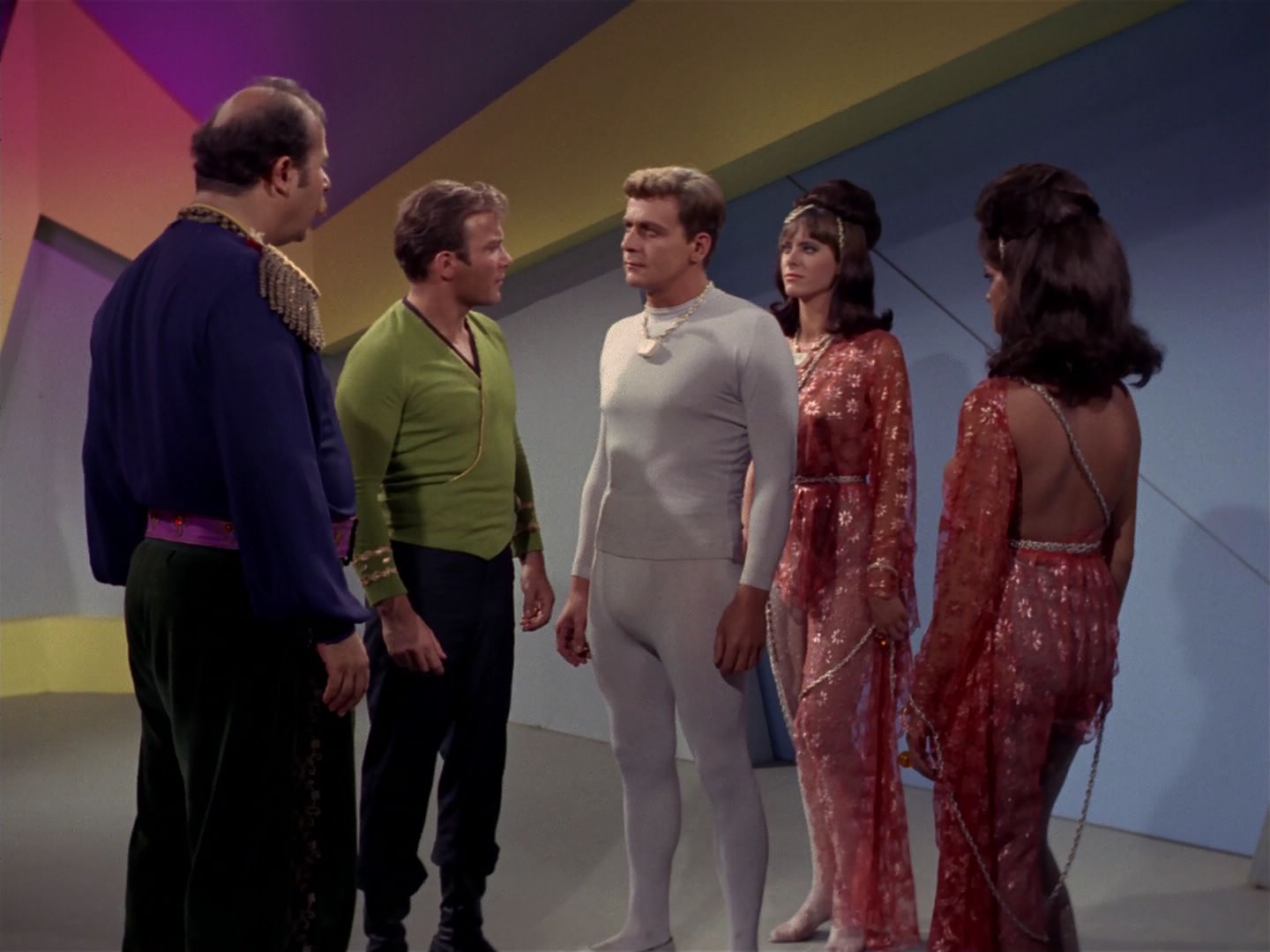 ariane179254_StarTrek_2x08_IMudd_2076.jpg