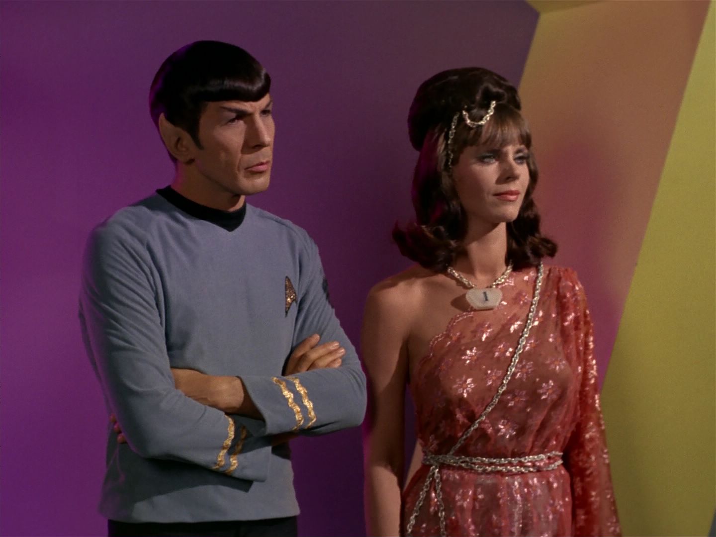 ariane179254_StarTrek_2x08_IMudd_2090.jpg