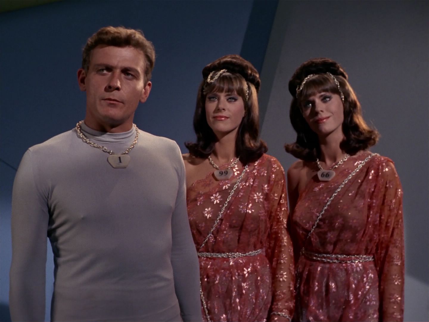 ariane179254_StarTrek_2x08_IMudd_2099.jpg