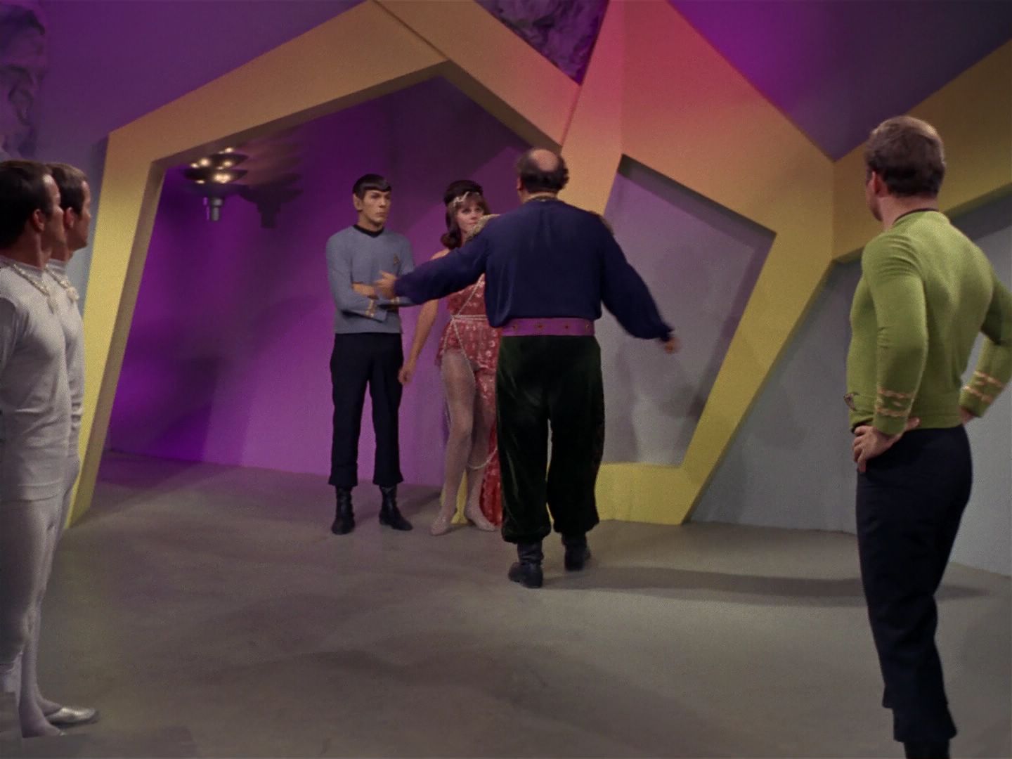 ariane179254_StarTrek_2x08_IMudd_2120.jpg