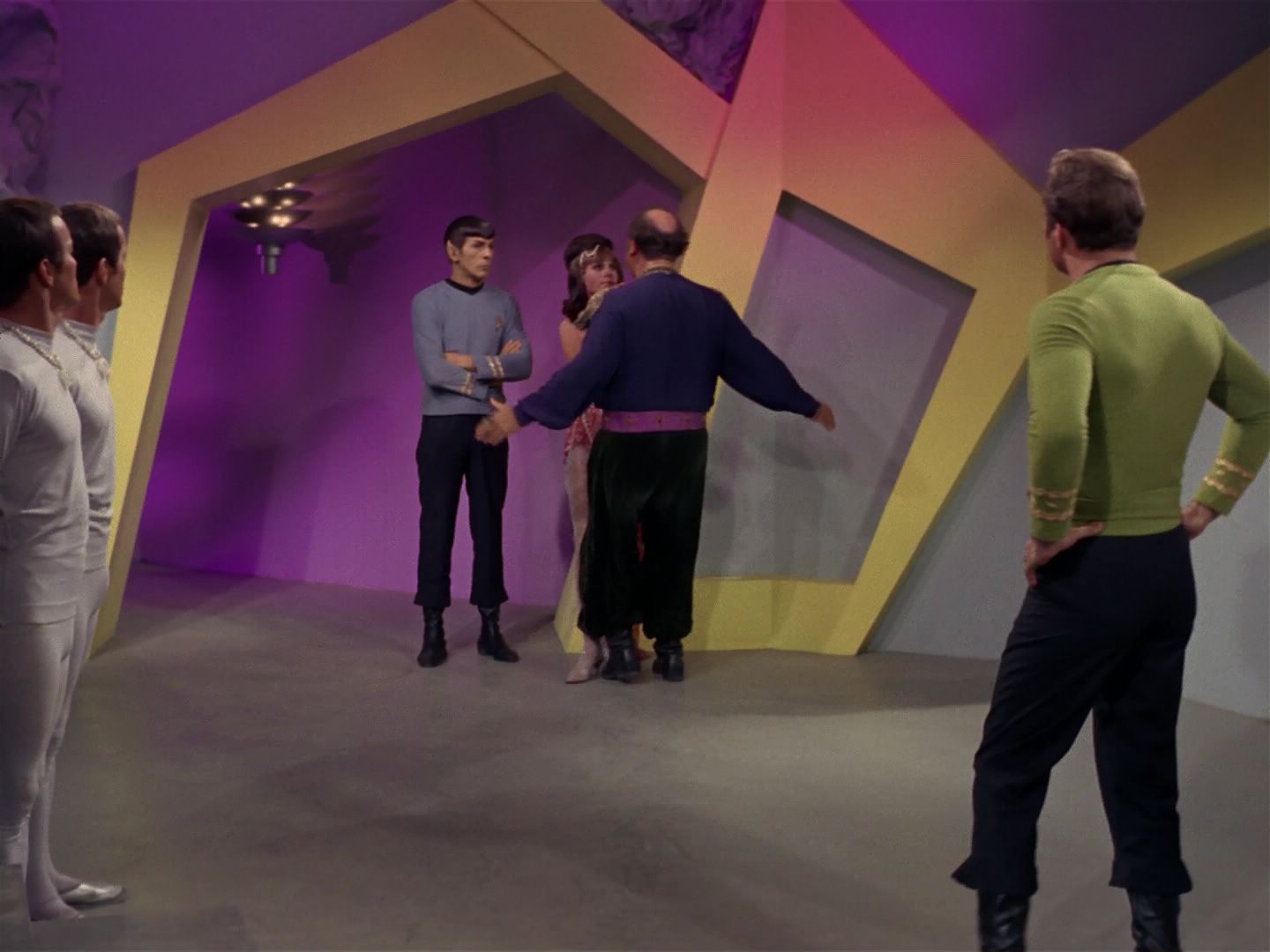 ariane179254_StarTrek_2x08_IMudd_2121.jpg