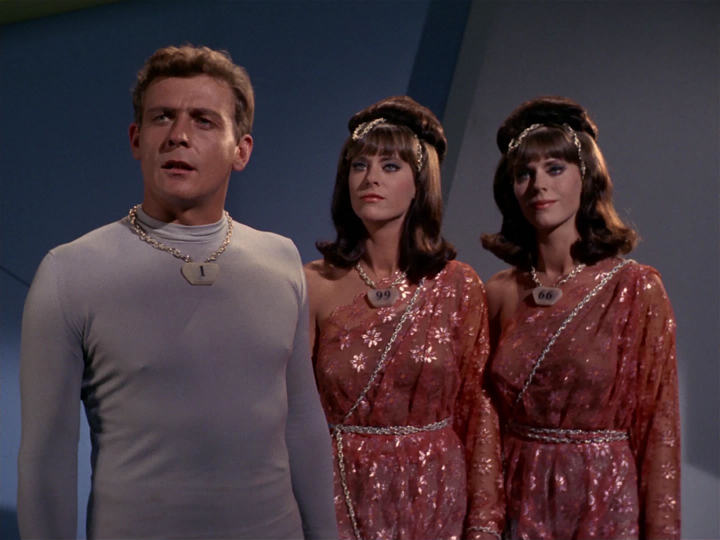 ariane179254_StarTrek_2x08_IMudd_2154.jpg