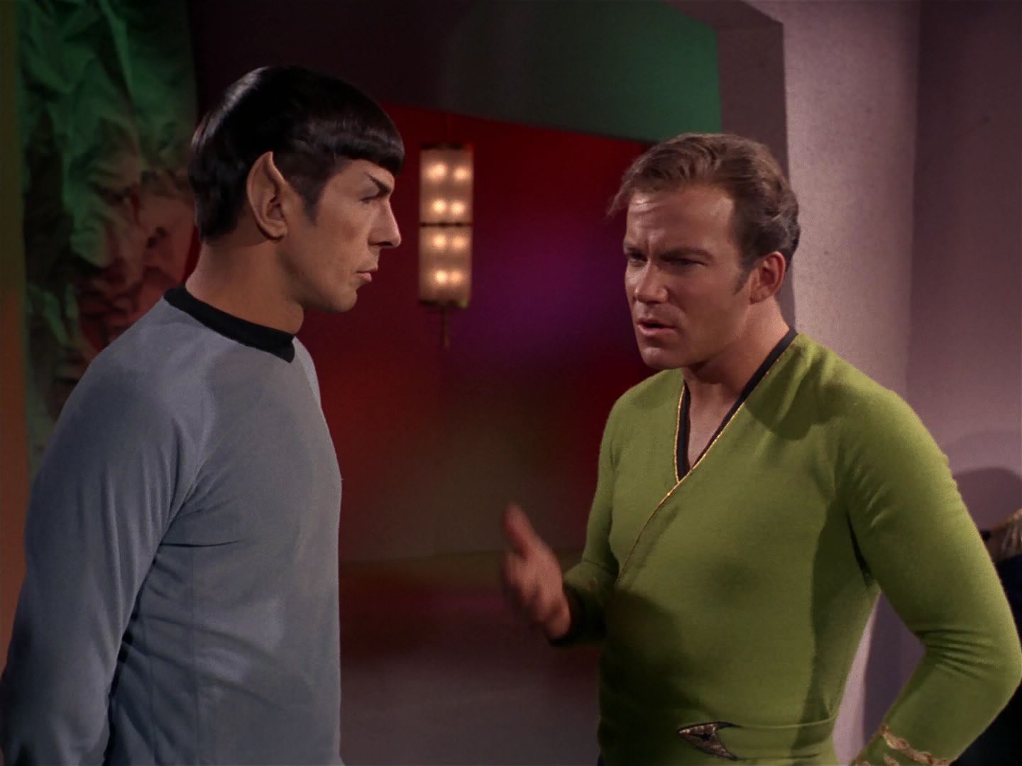 ariane179254_StarTrek_2x08_IMudd_2285.jpg