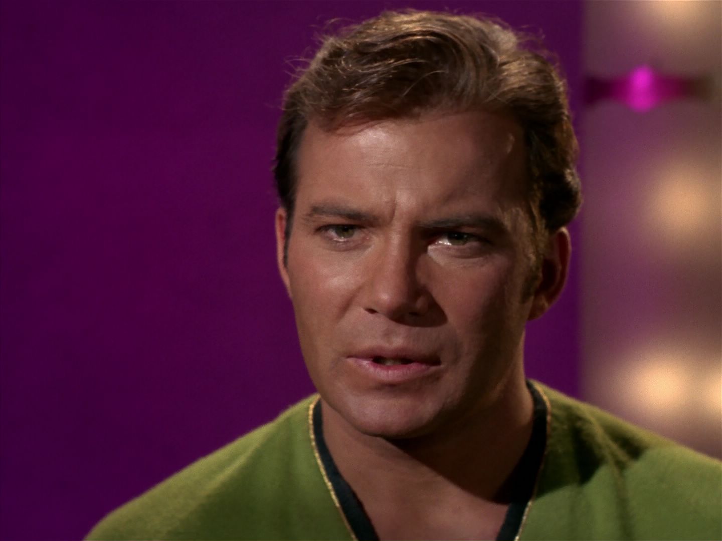 ariane179254_StarTrek_2x08_IMudd_2300.jpg