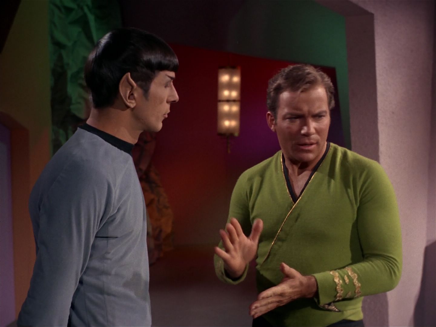 ariane179254_StarTrek_2x08_IMudd_2314.jpg