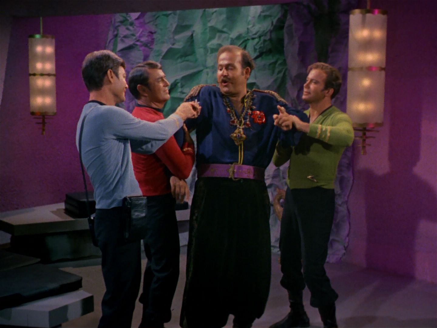 ariane179254_StarTrek_2x08_IMudd_2391.jpg