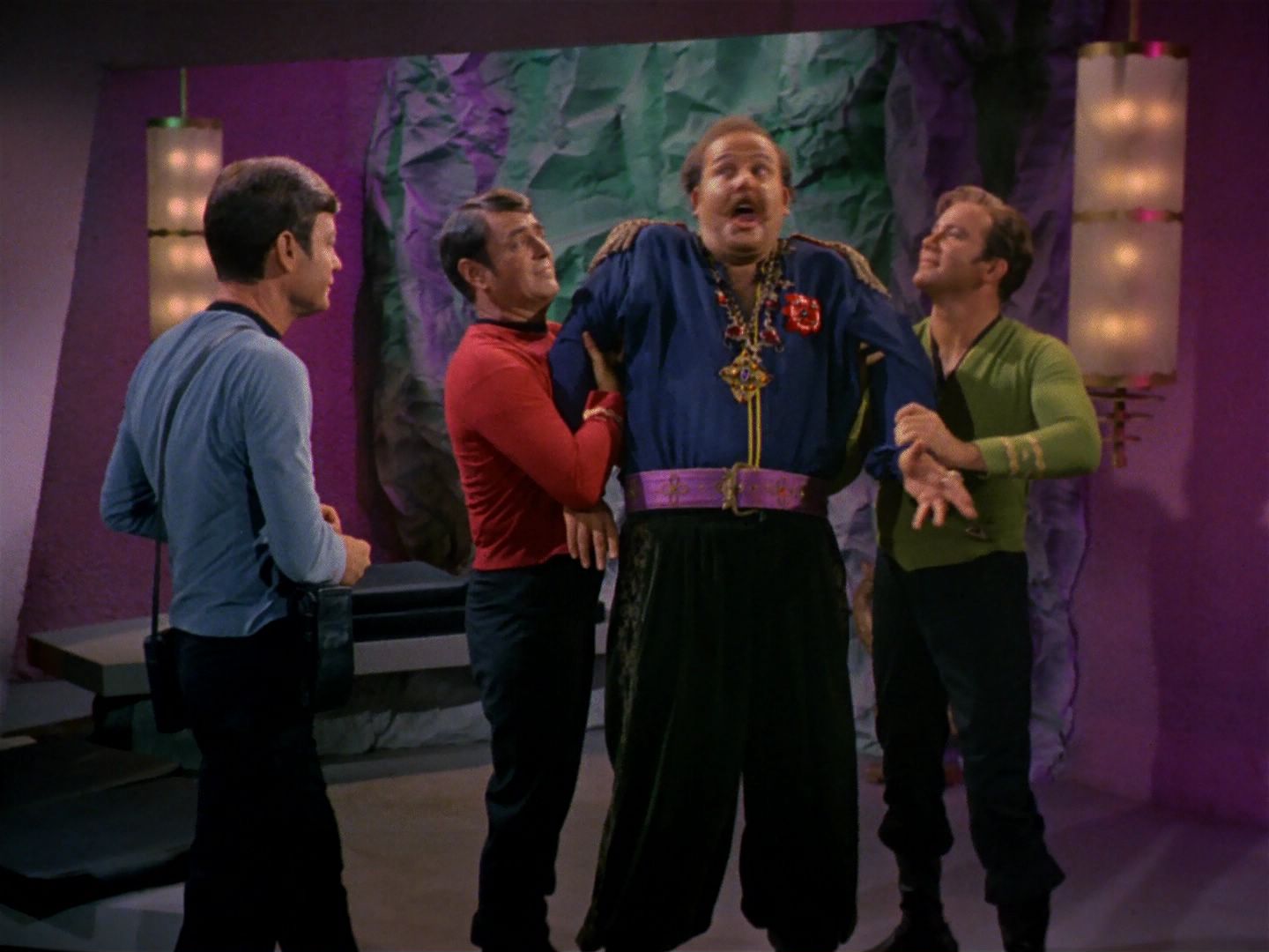 ariane179254_StarTrek_2x08_IMudd_2395.jpg