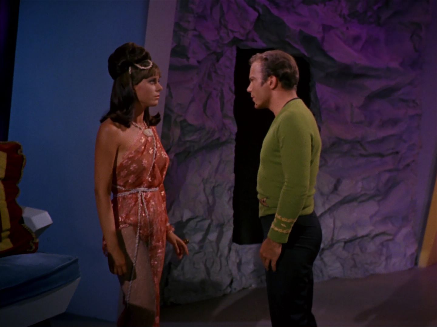 ariane179254_StarTrek_2x08_IMudd_2414.jpg