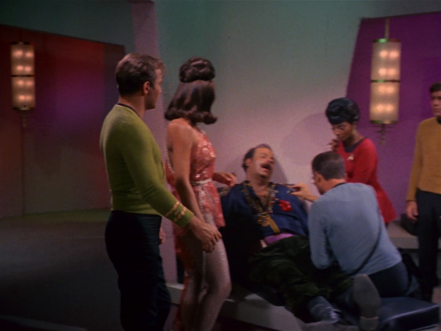 ariane179254_StarTrek_2x08_IMudd_2457.jpg