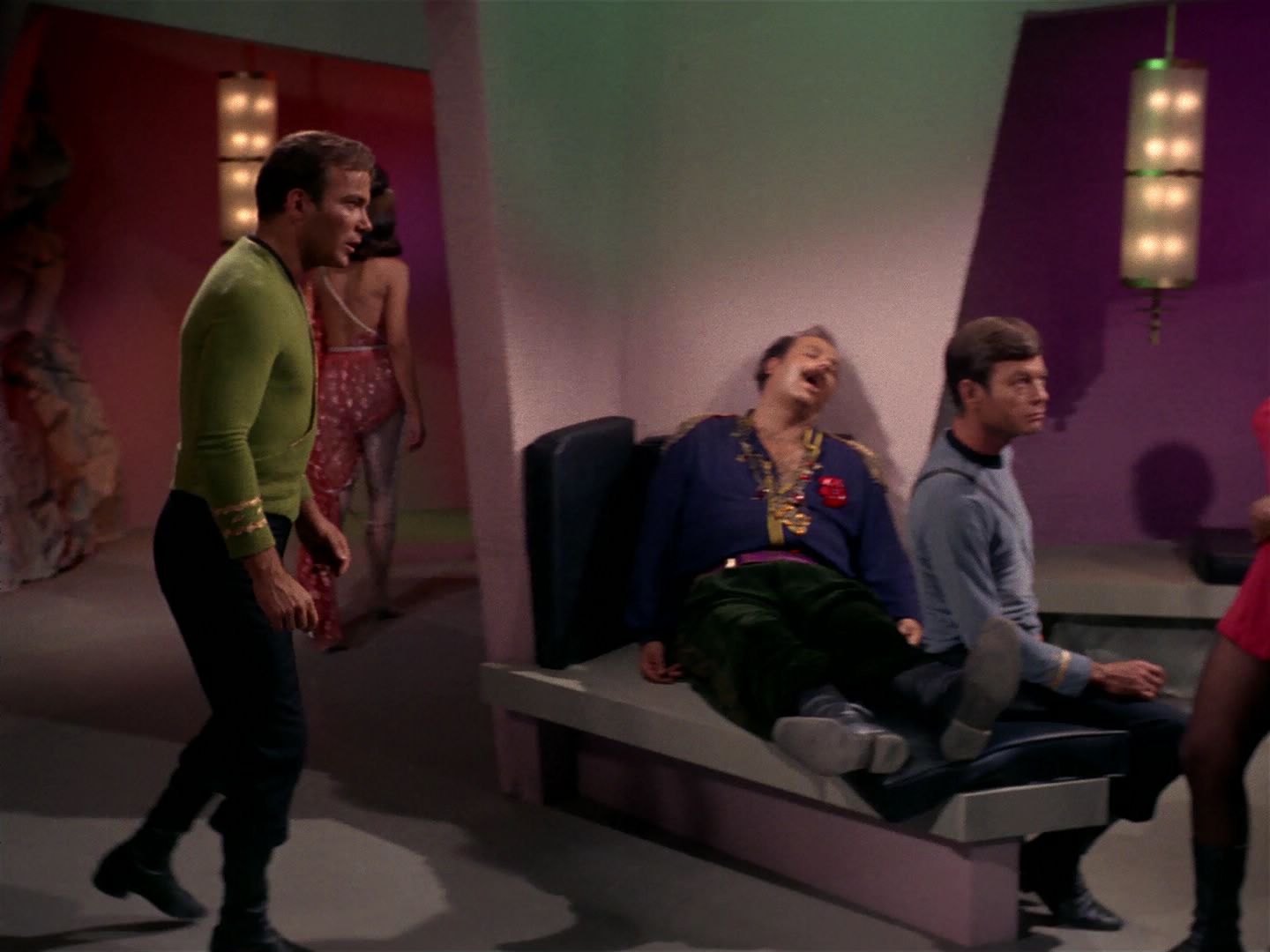 ariane179254_StarTrek_2x08_IMudd_2508.jpg