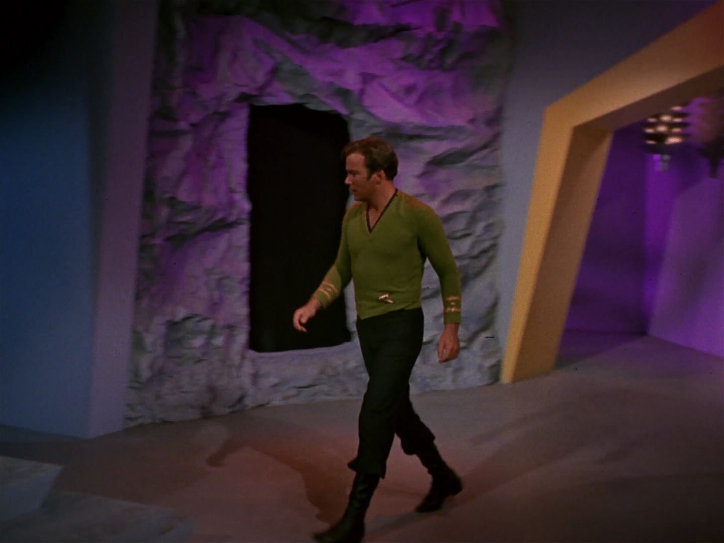 ariane179254_StarTrek_2x08_IMudd_2530.jpg