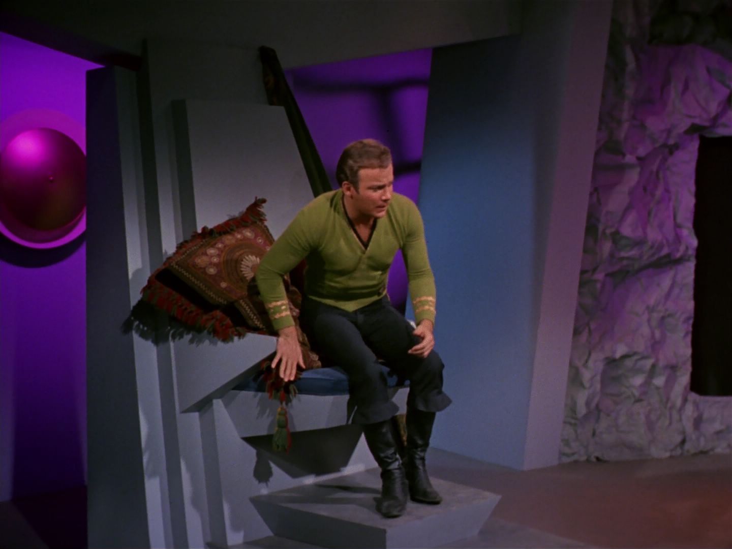 ariane179254_StarTrek_2x08_IMudd_2533.jpg