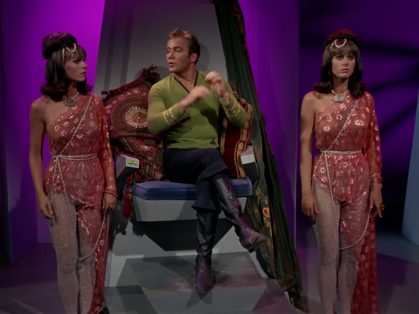 ariane179254_StarTrek_2x08_IMudd_2587.jpg