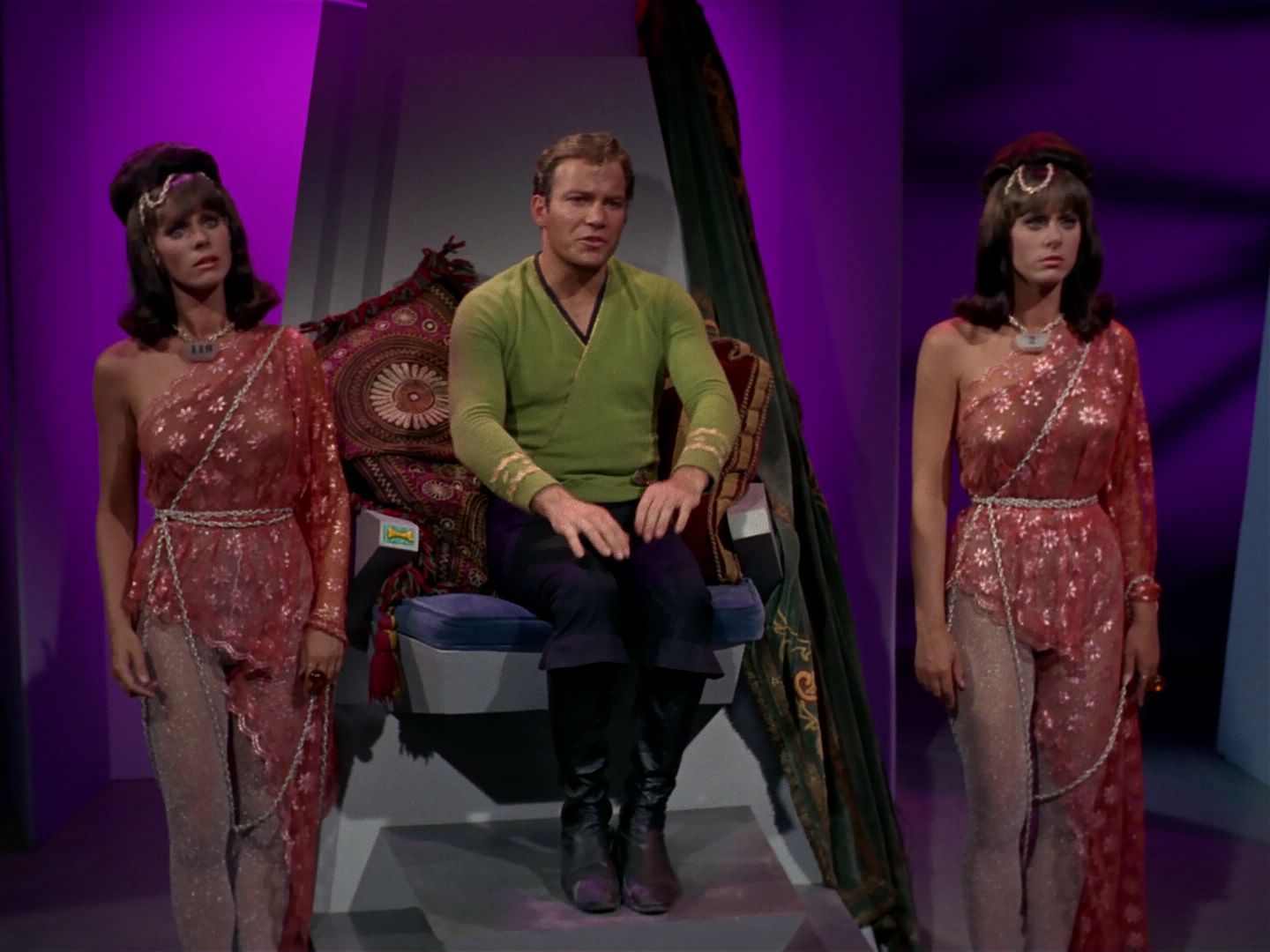 ariane179254_StarTrek_2x08_IMudd_2622.jpg