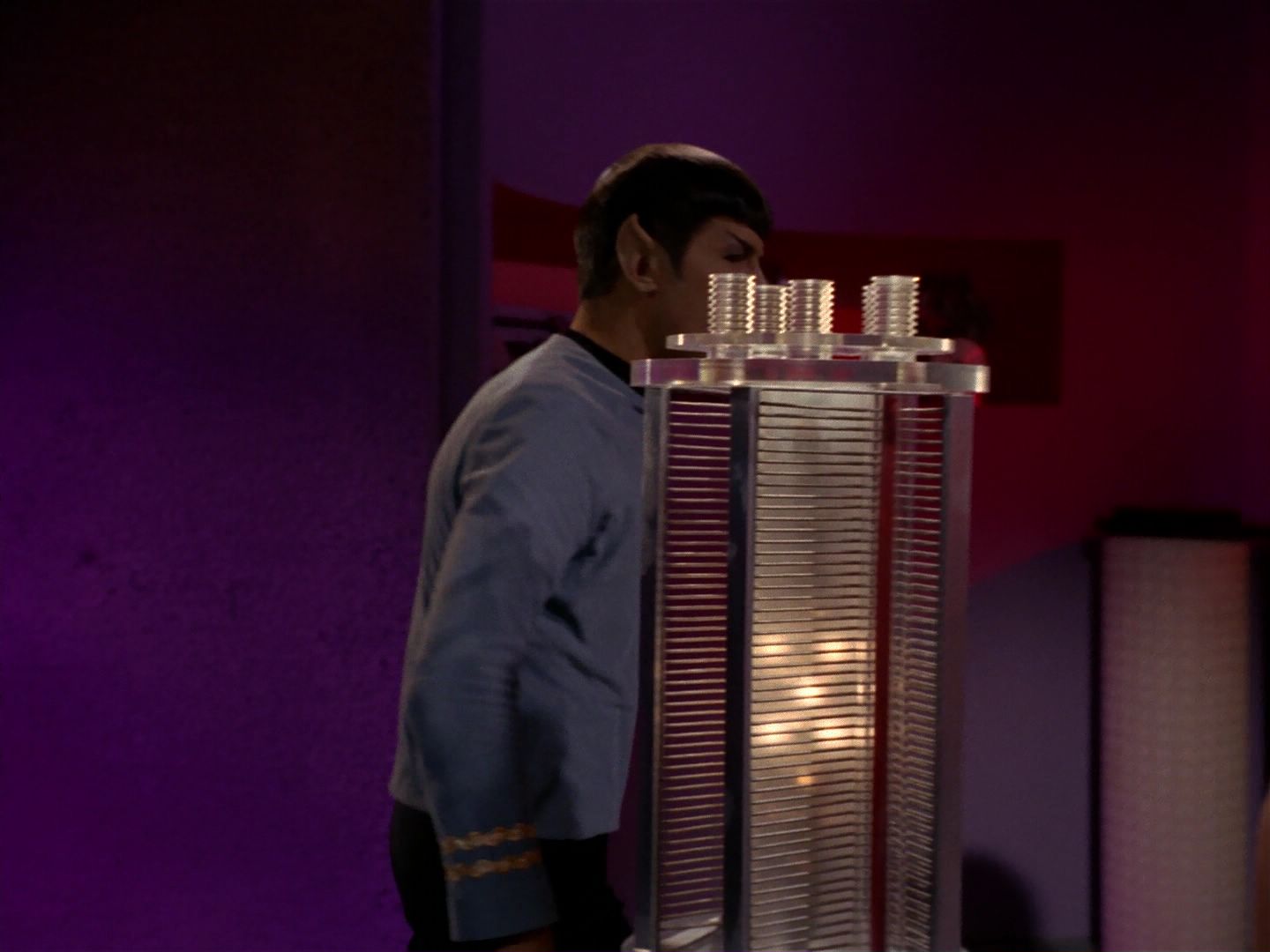 ariane179254_StarTrek_2x08_IMudd_2678.jpg