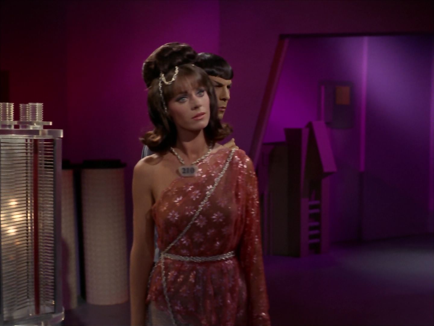 ariane179254_StarTrek_2x08_IMudd_2712.jpg
