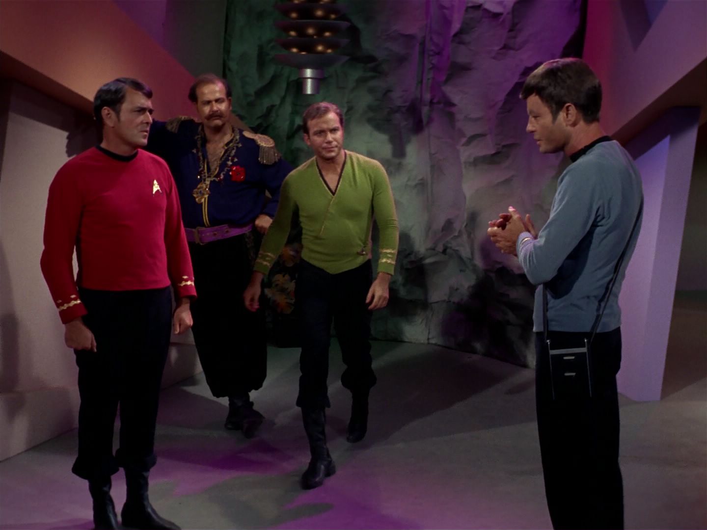 ariane179254_StarTrek_2x08_IMudd_2753.jpg