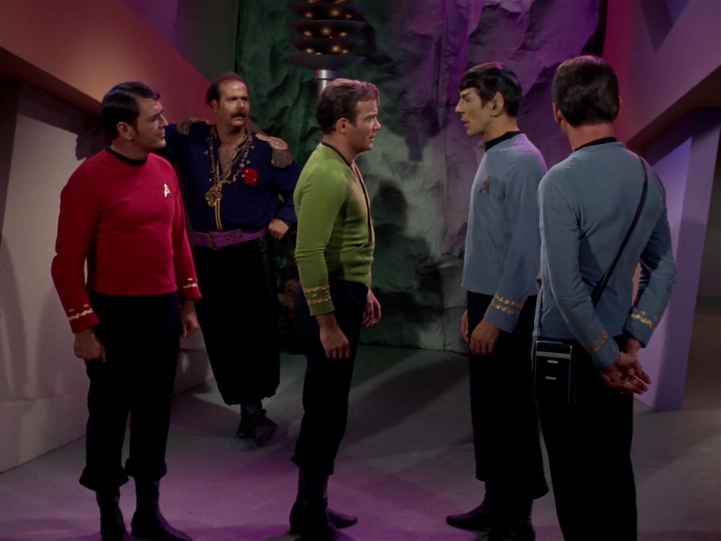 ariane179254_StarTrek_2x08_IMudd_2760.jpg