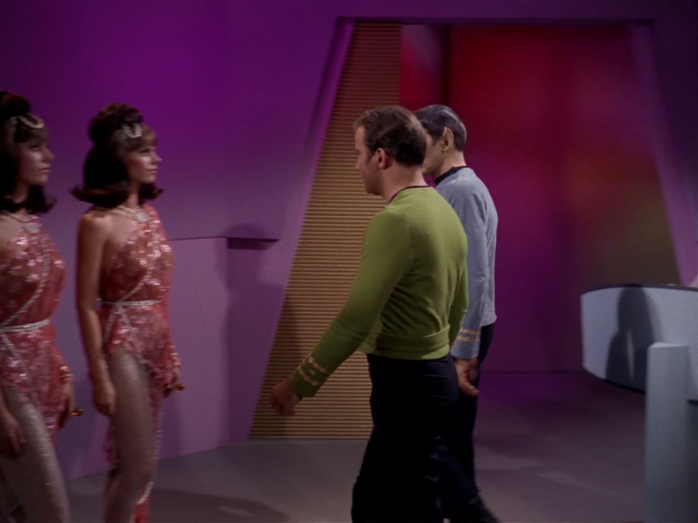 ariane179254_StarTrek_2x08_IMudd_2781.jpg