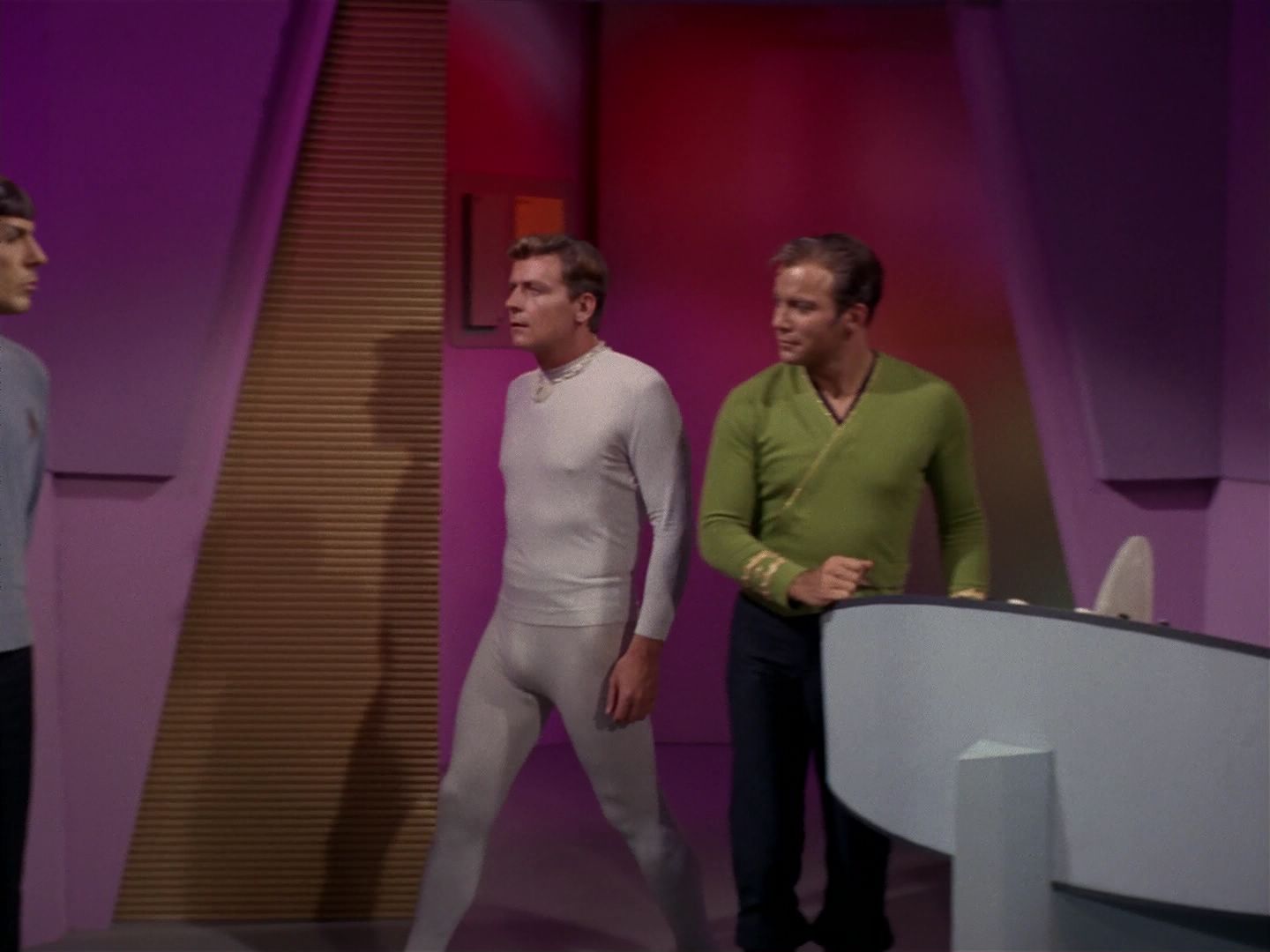 ariane179254_StarTrek_2x08_IMudd_2872.jpg