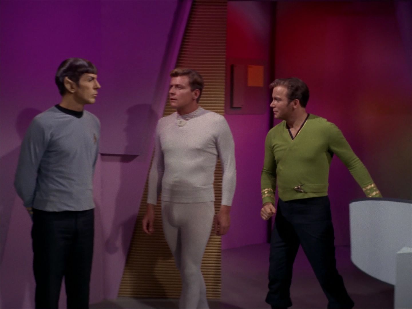 ariane179254_StarTrek_2x08_IMudd_2873.jpg