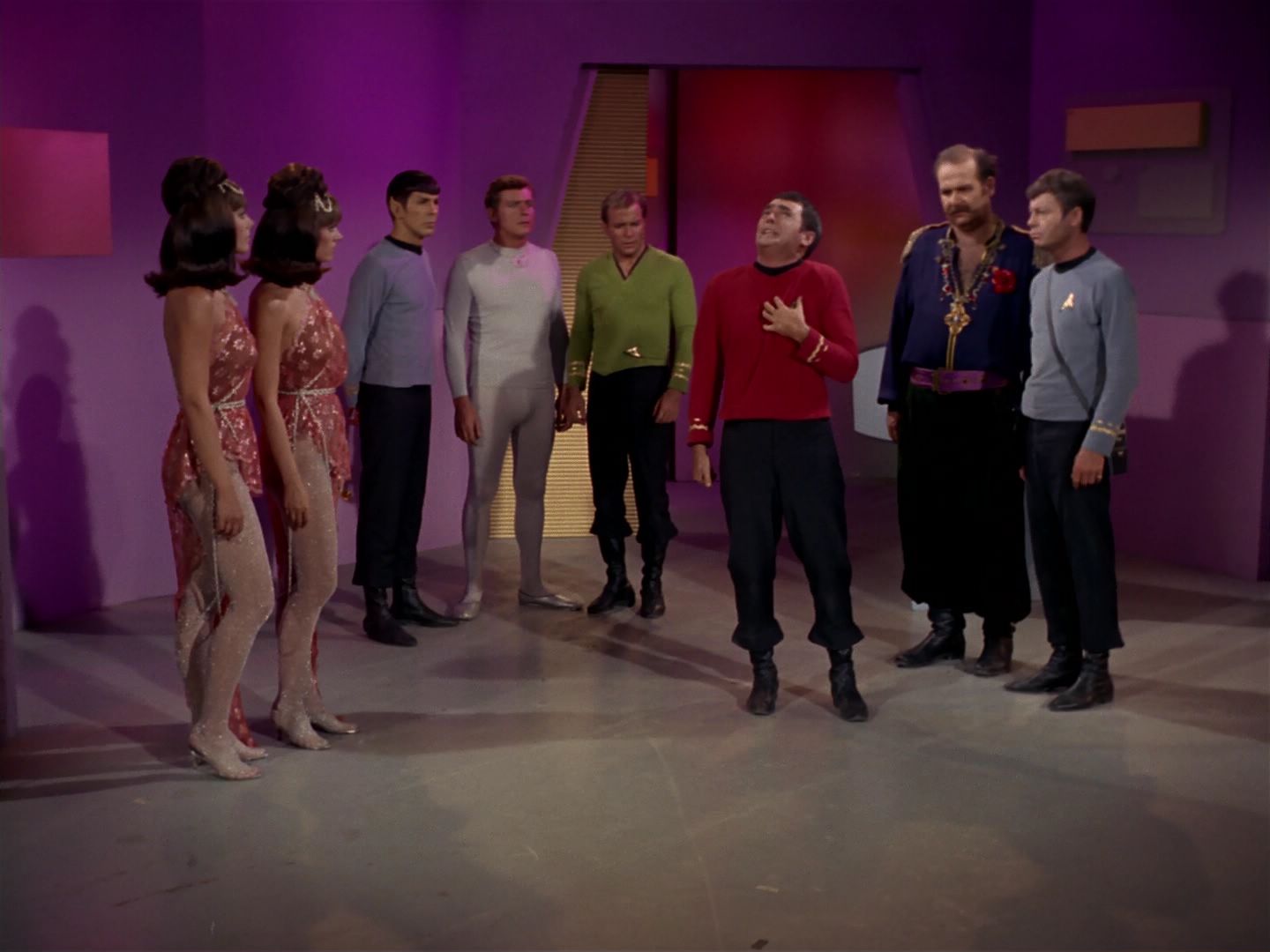 ariane179254_StarTrek_2x08_IMudd_2908.jpg