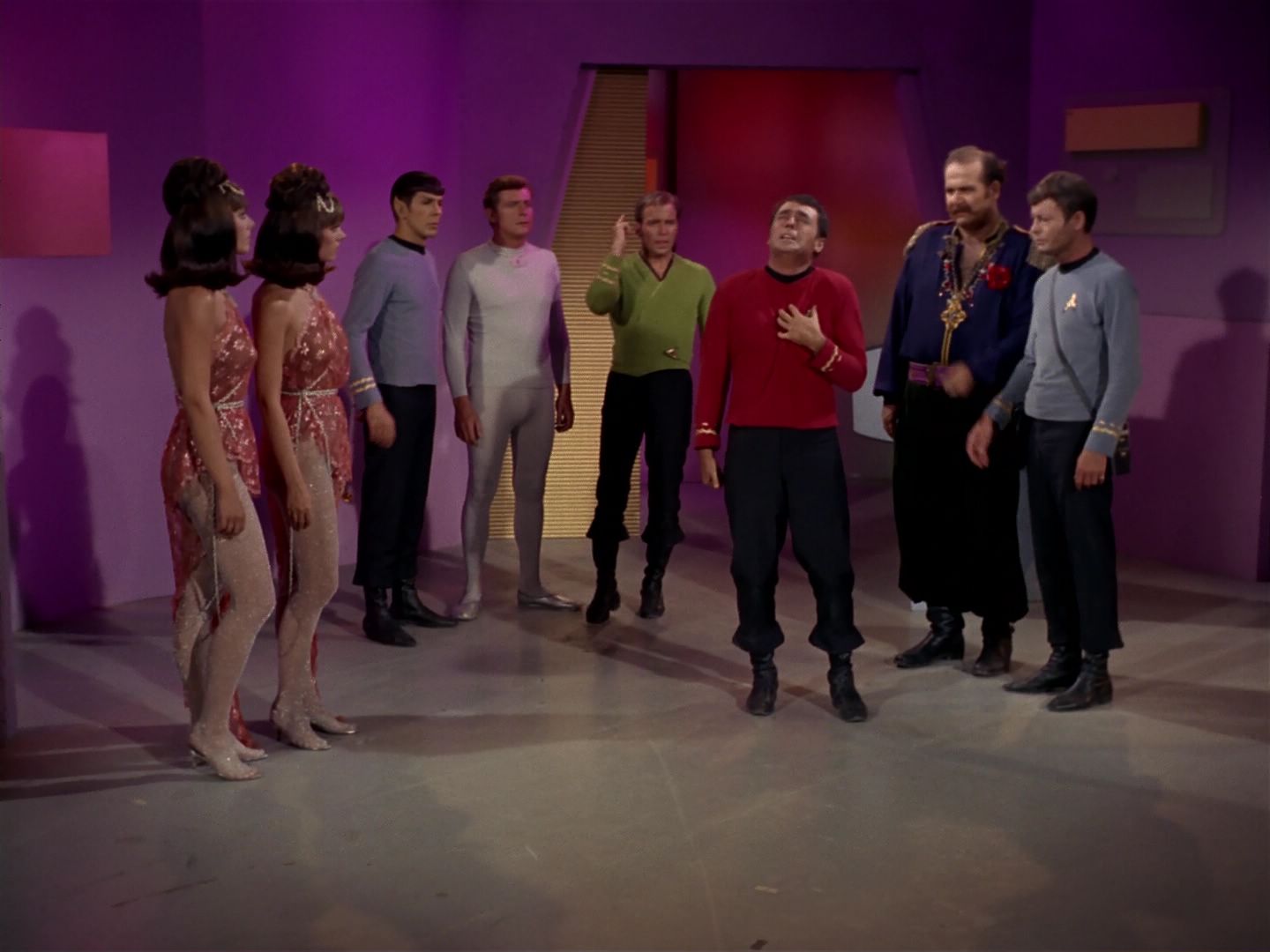 ariane179254_StarTrek_2x08_IMudd_2912.jpg