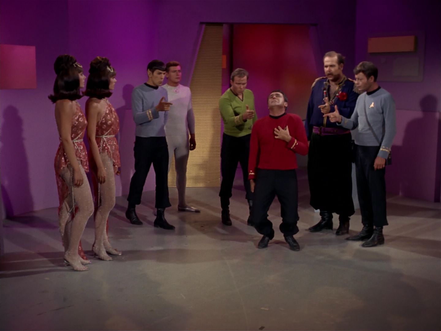 ariane179254_StarTrek_2x08_IMudd_2914.jpg