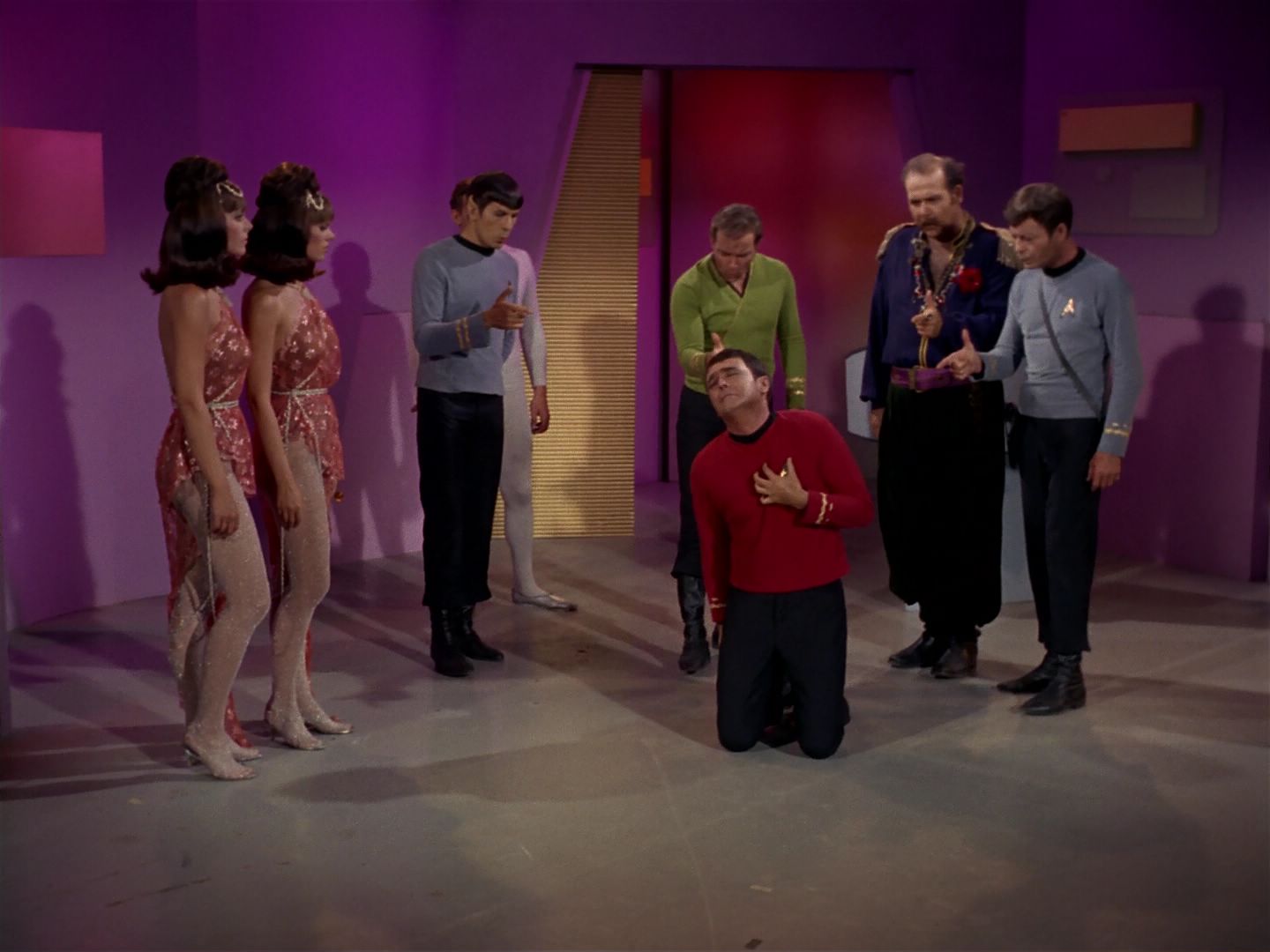 ariane179254_StarTrek_2x08_IMudd_2915.jpg