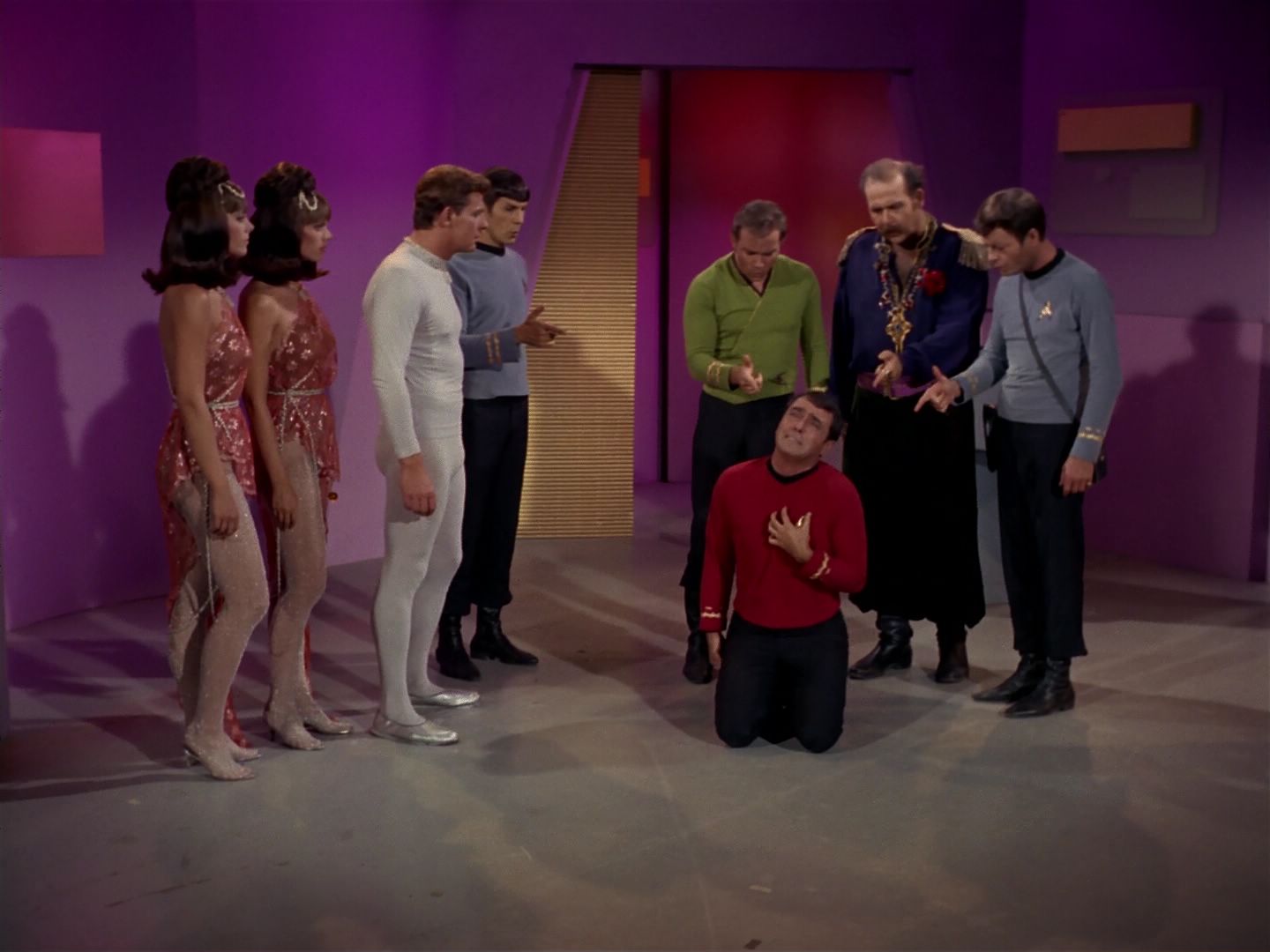 ariane179254_StarTrek_2x08_IMudd_2920.jpg