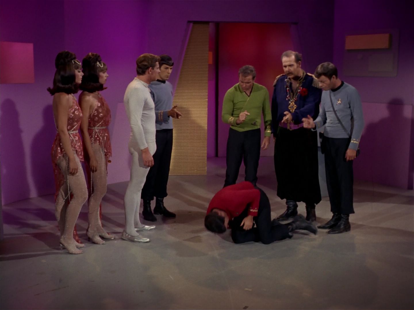 ariane179254_StarTrek_2x08_IMudd_2921.jpg