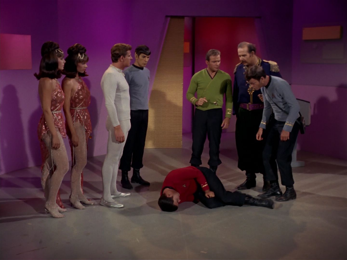 ariane179254_StarTrek_2x08_IMudd_2924.jpg