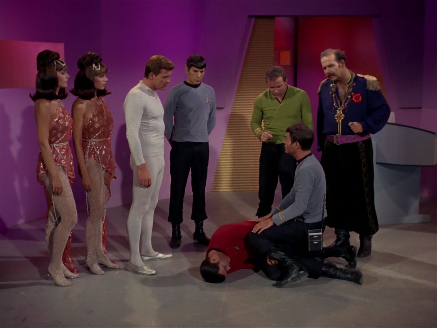ariane179254_StarTrek_2x08_IMudd_2929.jpg