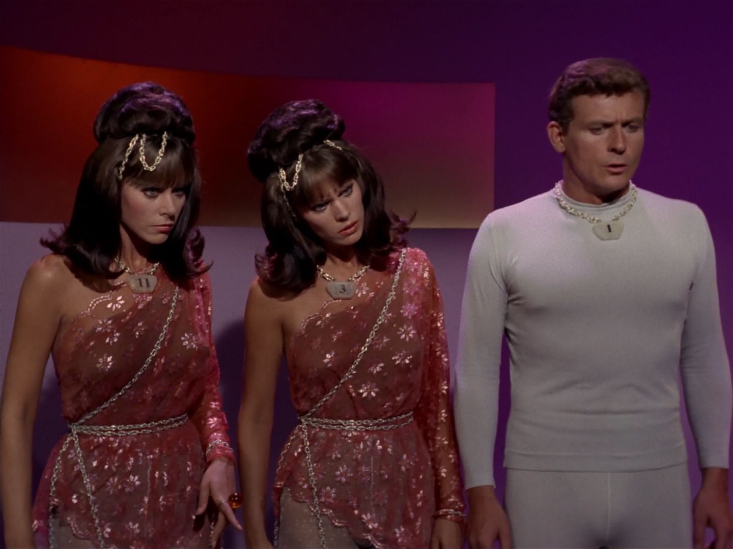 ariane179254_StarTrek_2x08_IMudd_2930.jpg