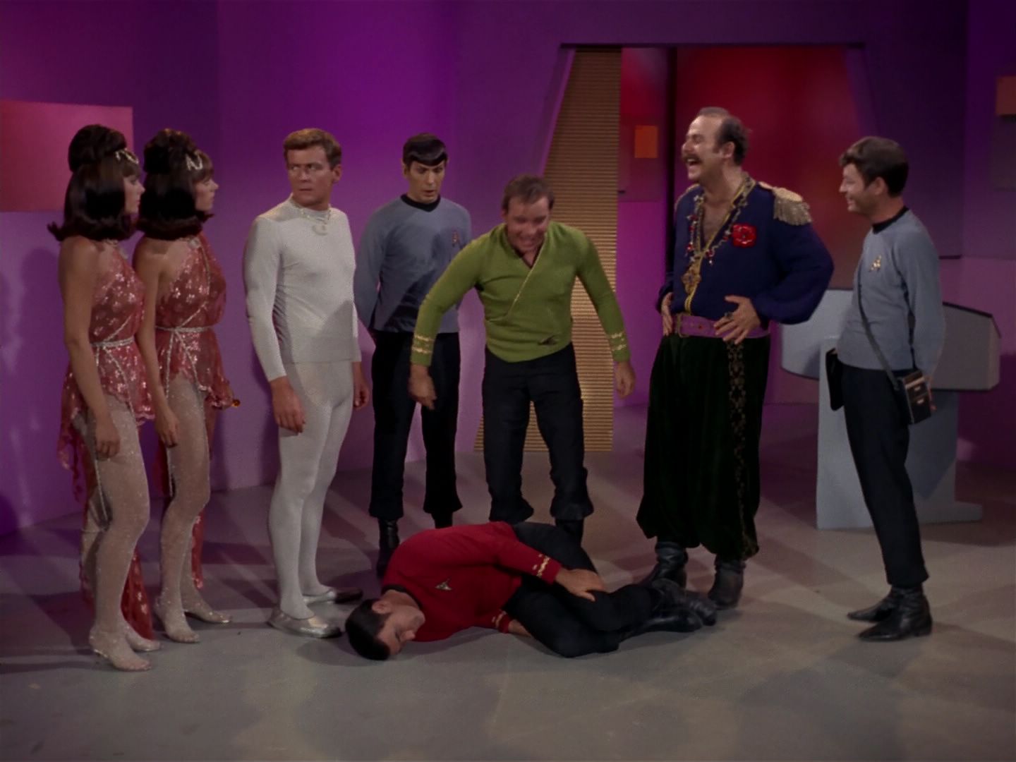ariane179254_StarTrek_2x08_IMudd_2951.jpg