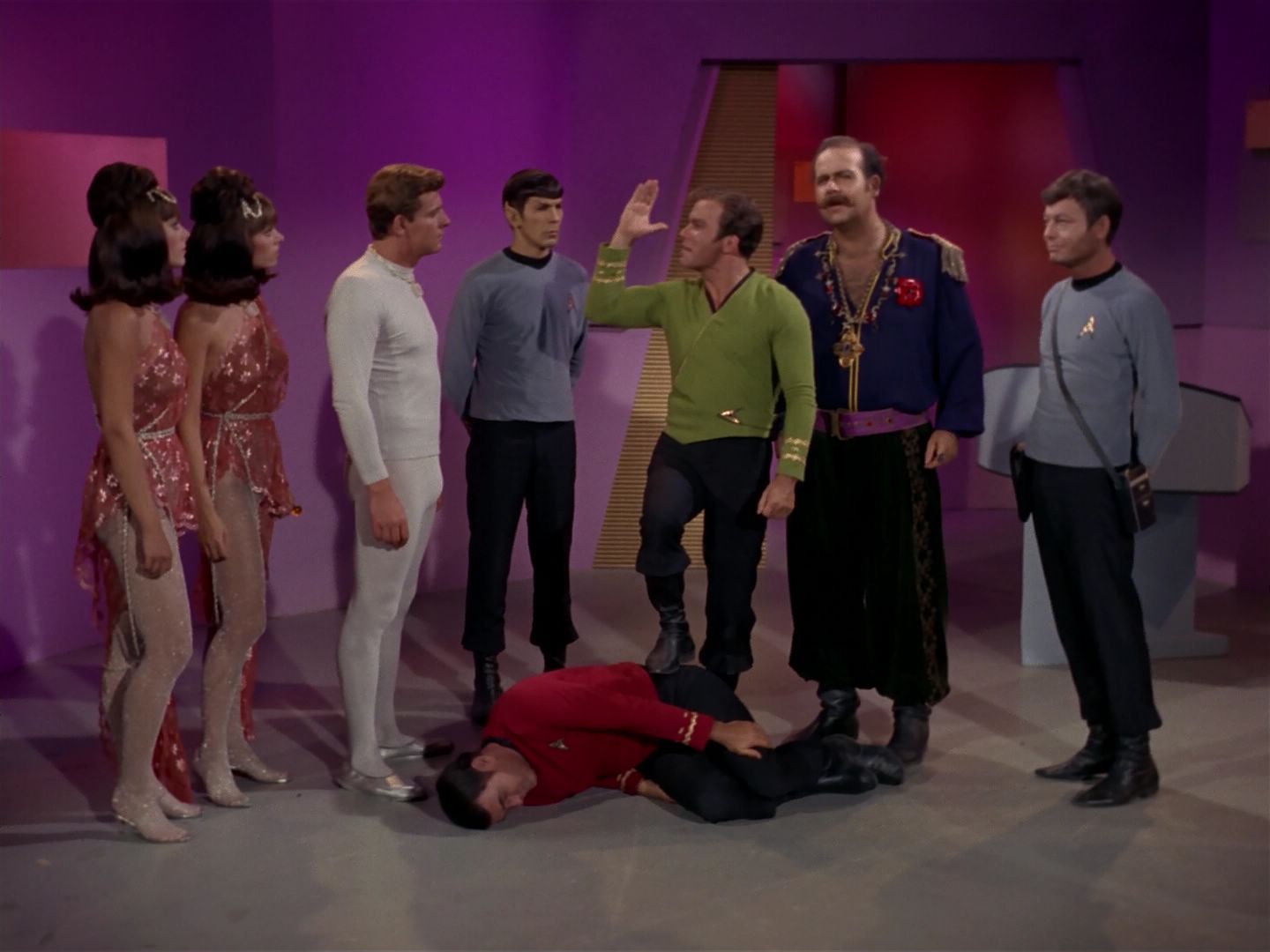 ariane179254_StarTrek_2x08_IMudd_2967.jpg