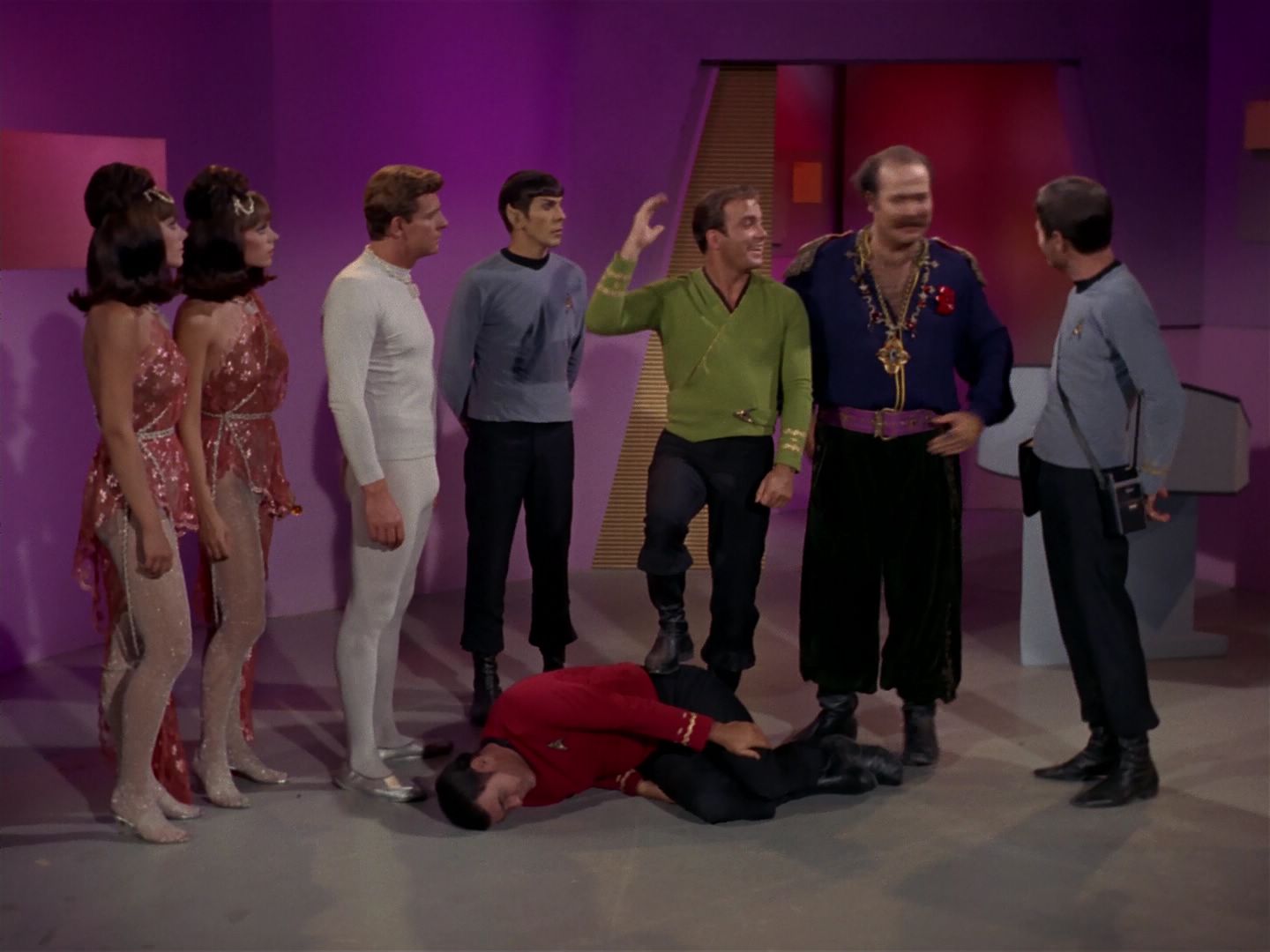 ariane179254_StarTrek_2x08_IMudd_2970.jpg