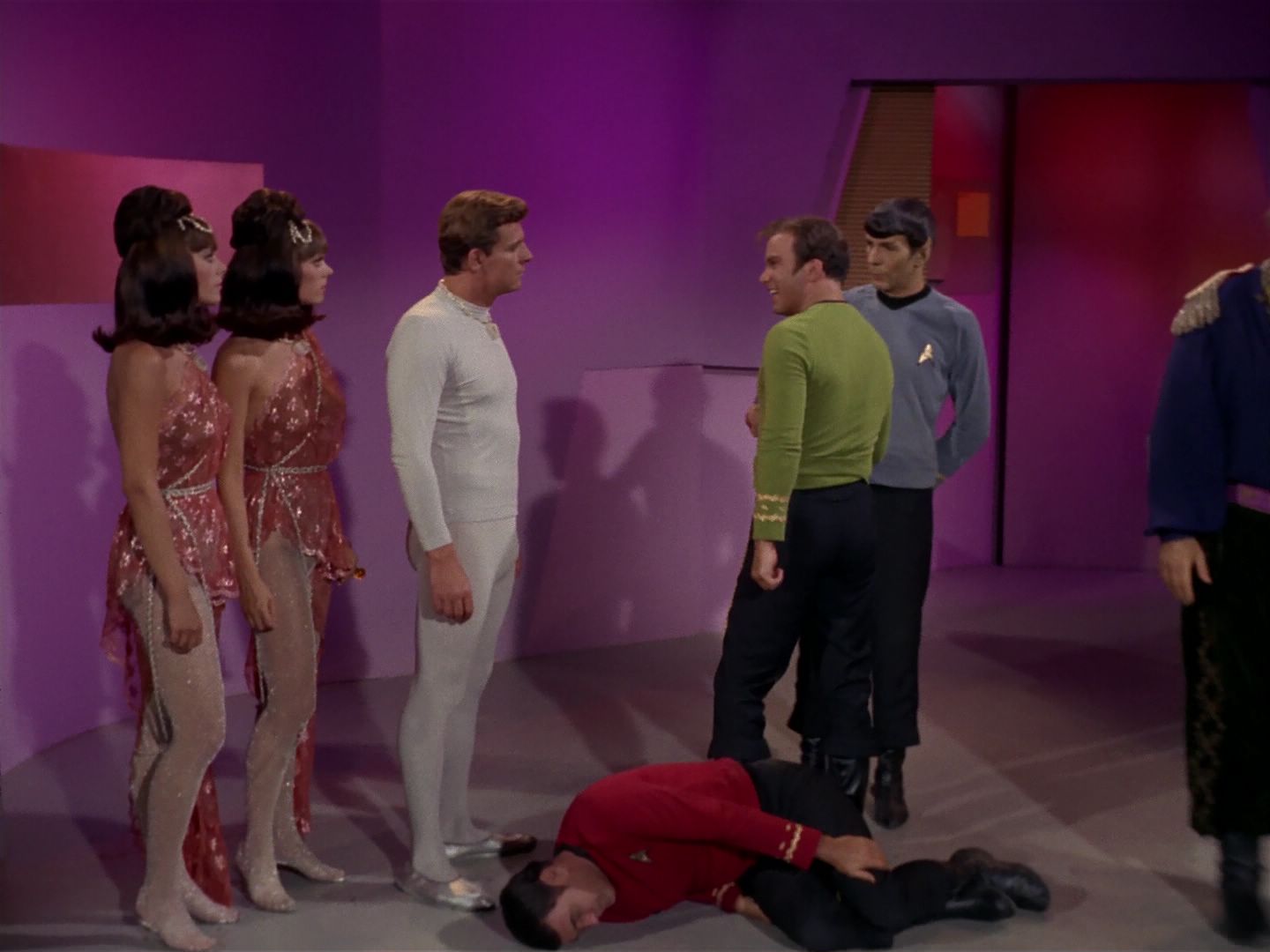 ariane179254_StarTrek_2x08_IMudd_2974.jpg