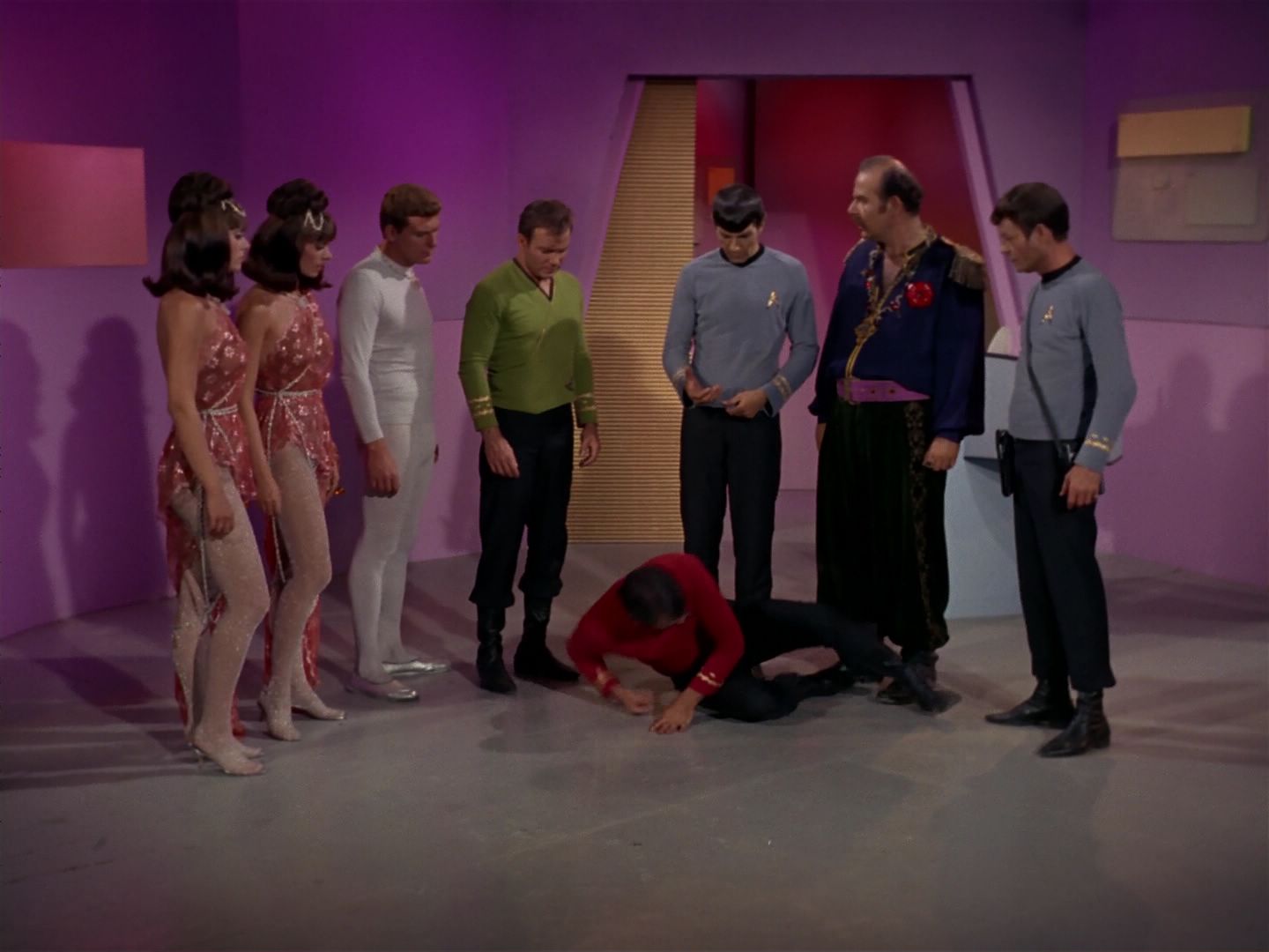 ariane179254_StarTrek_2x08_IMudd_2994.jpg