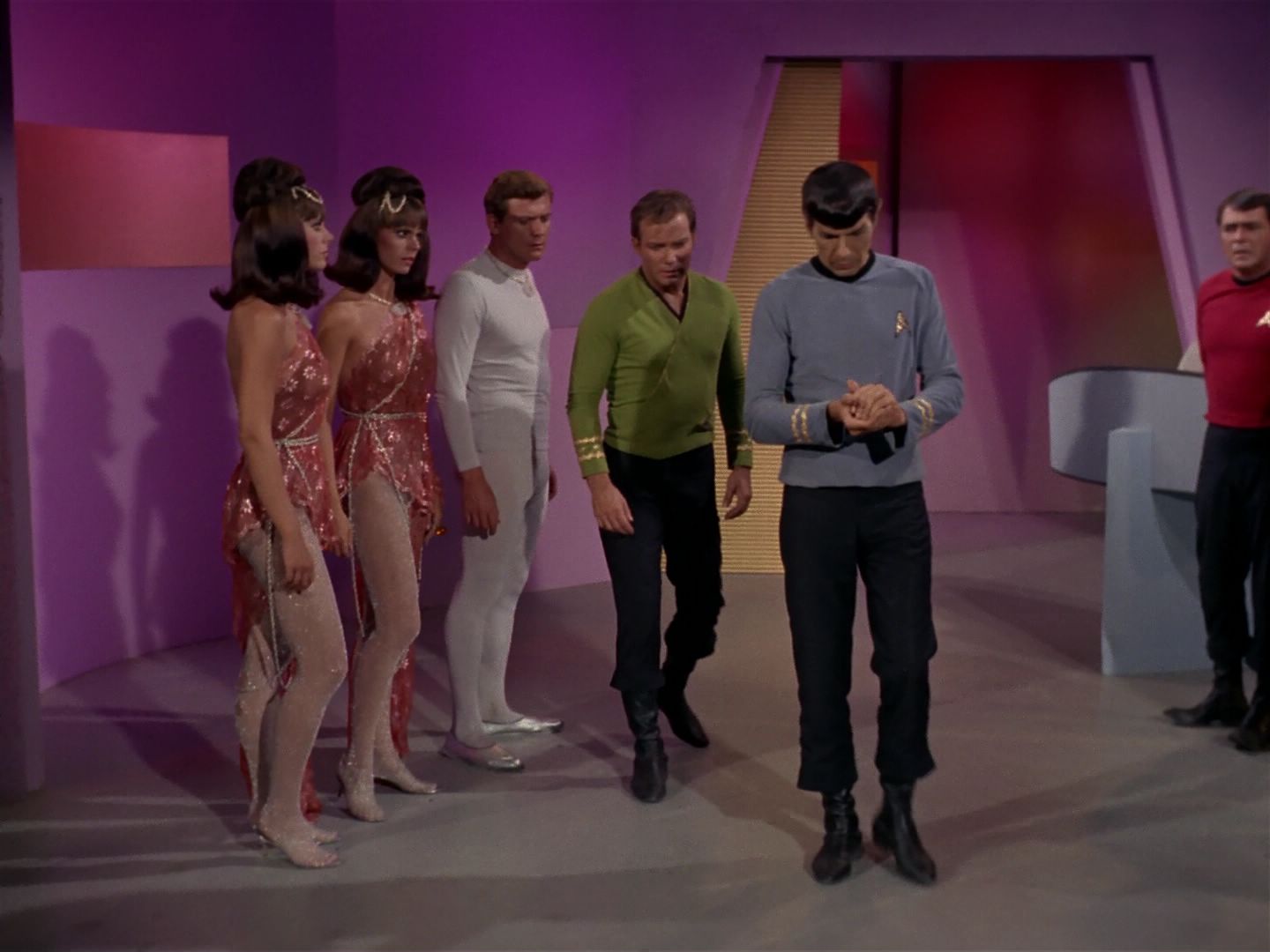 ariane179254_StarTrek_2x08_IMudd_2998.jpg