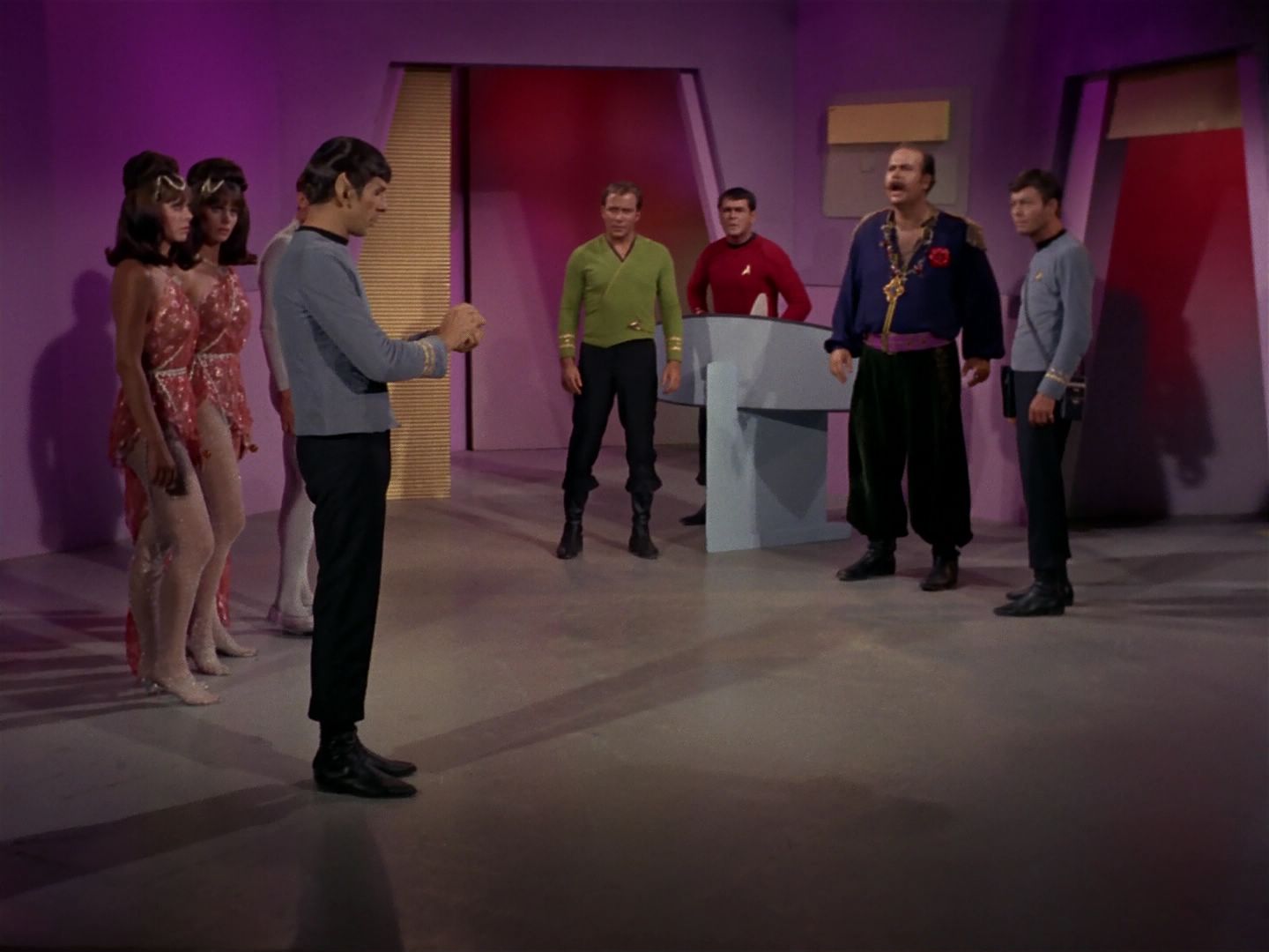 ariane179254_StarTrek_2x08_IMudd_3017.jpg