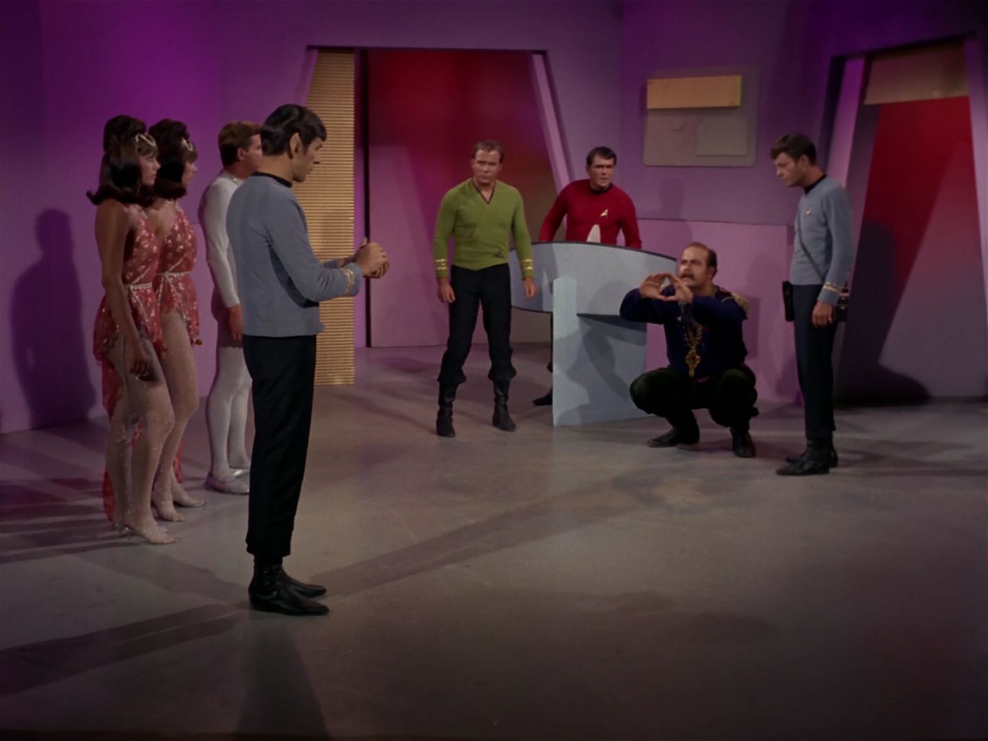 ariane179254_StarTrek_2x08_IMudd_3020.jpg
